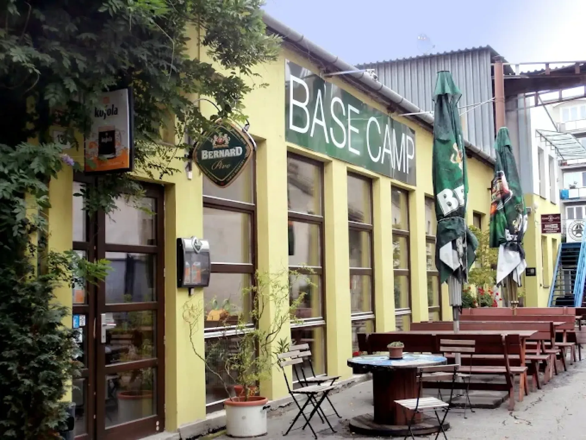 Base Camp OPEN AIR