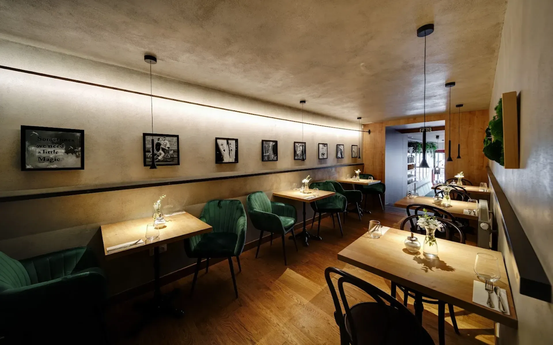 Bistro 105